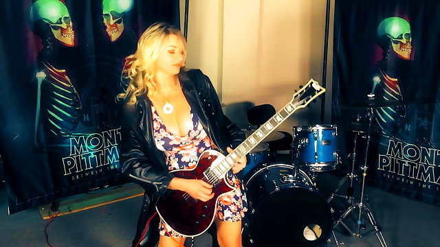 Funny! MILF Vicky Learn Guitar From Madonnas Guitarist!