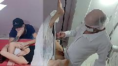 Marido leva esposa para examinar e foi traído ali mesmo ginecologista safado