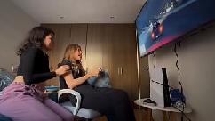 Teenagers can t be alone without exploring their bodies