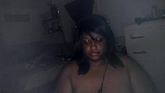 Gamergirl plays with self on cam